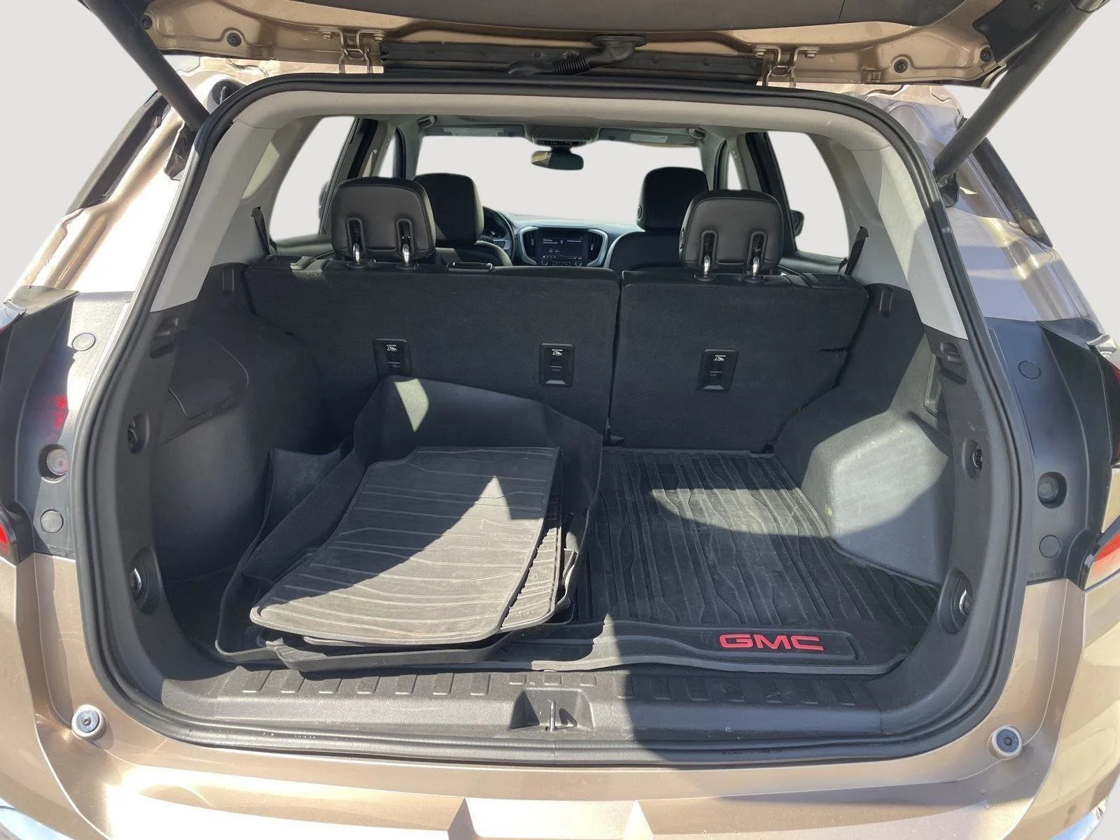 Used 2018 Coppertino Metallic GMC SLT image 15