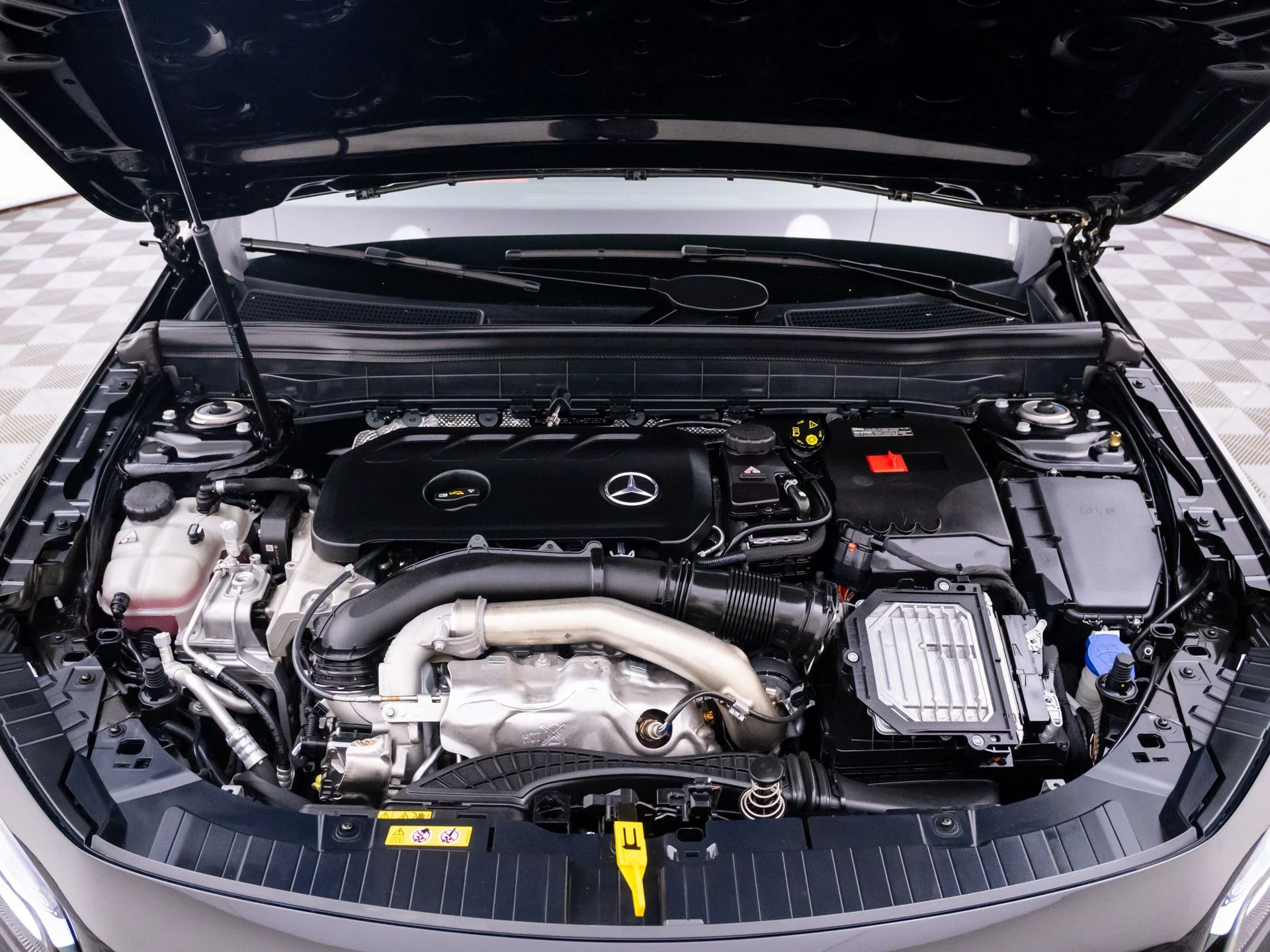 Used 2026 Black Mercedes-Benz GLB 250 image 28