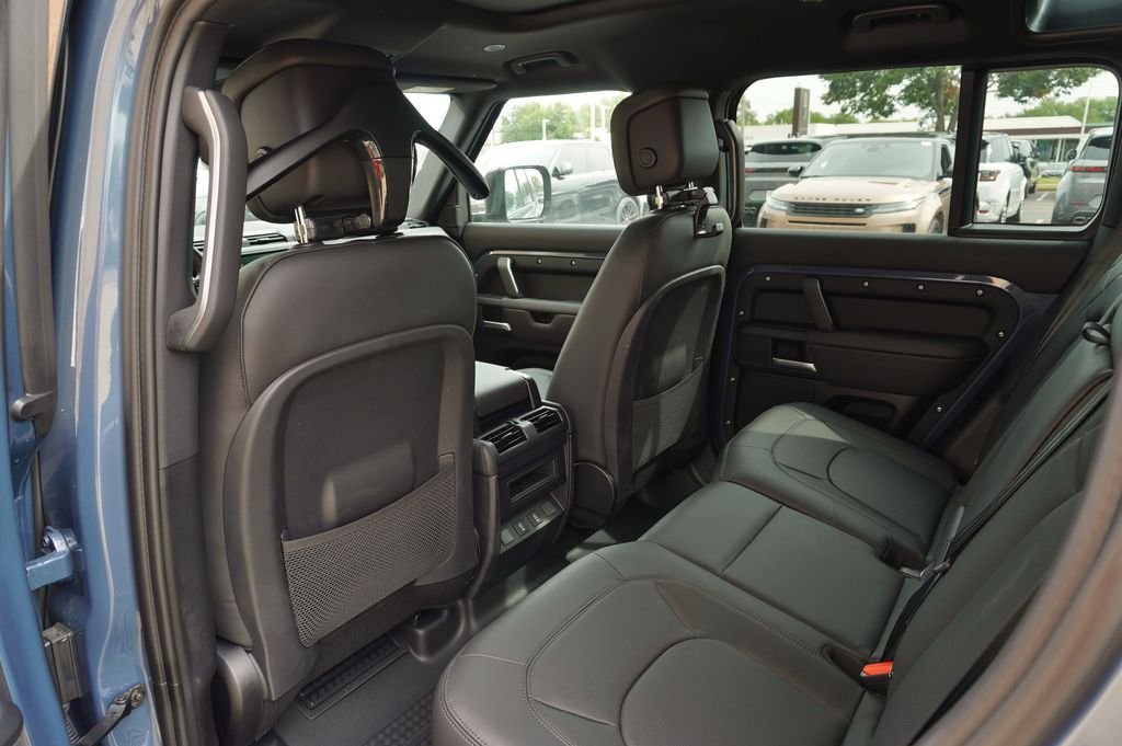 New 2026 Tasman Blue Land Rover X-Dynamic SE image 29