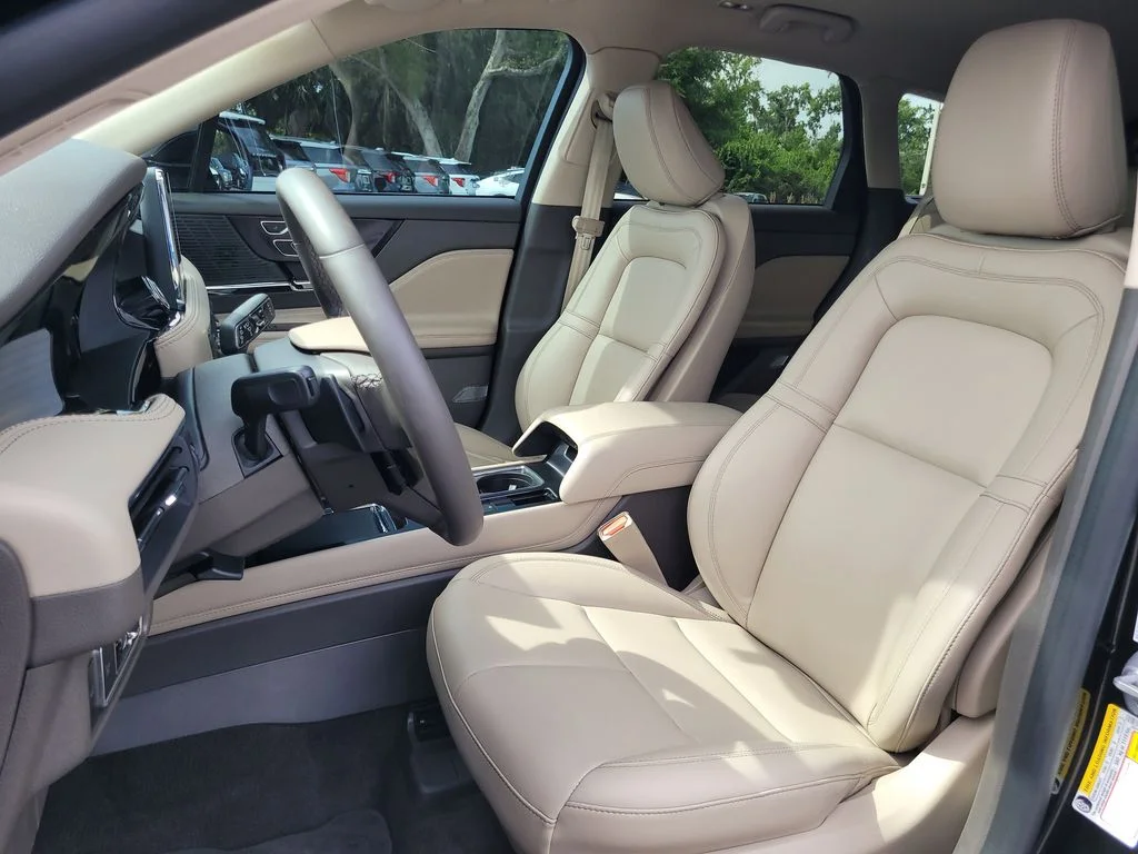 Certified Used 2022 Black Lincoln Standard image 17
