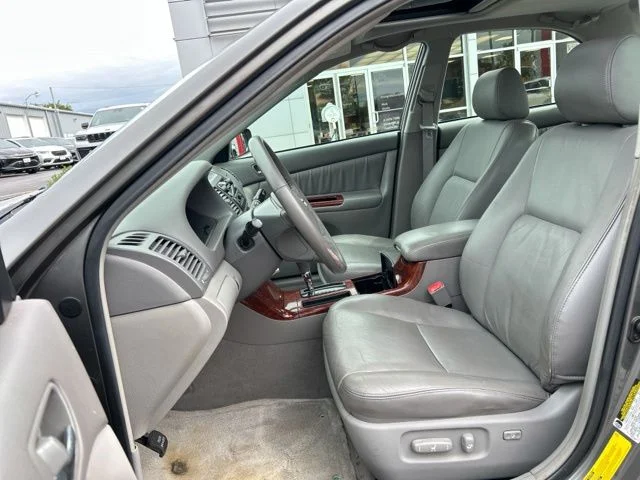 Used 2005 Phantom Gray Pearl Toyota XLE image 29