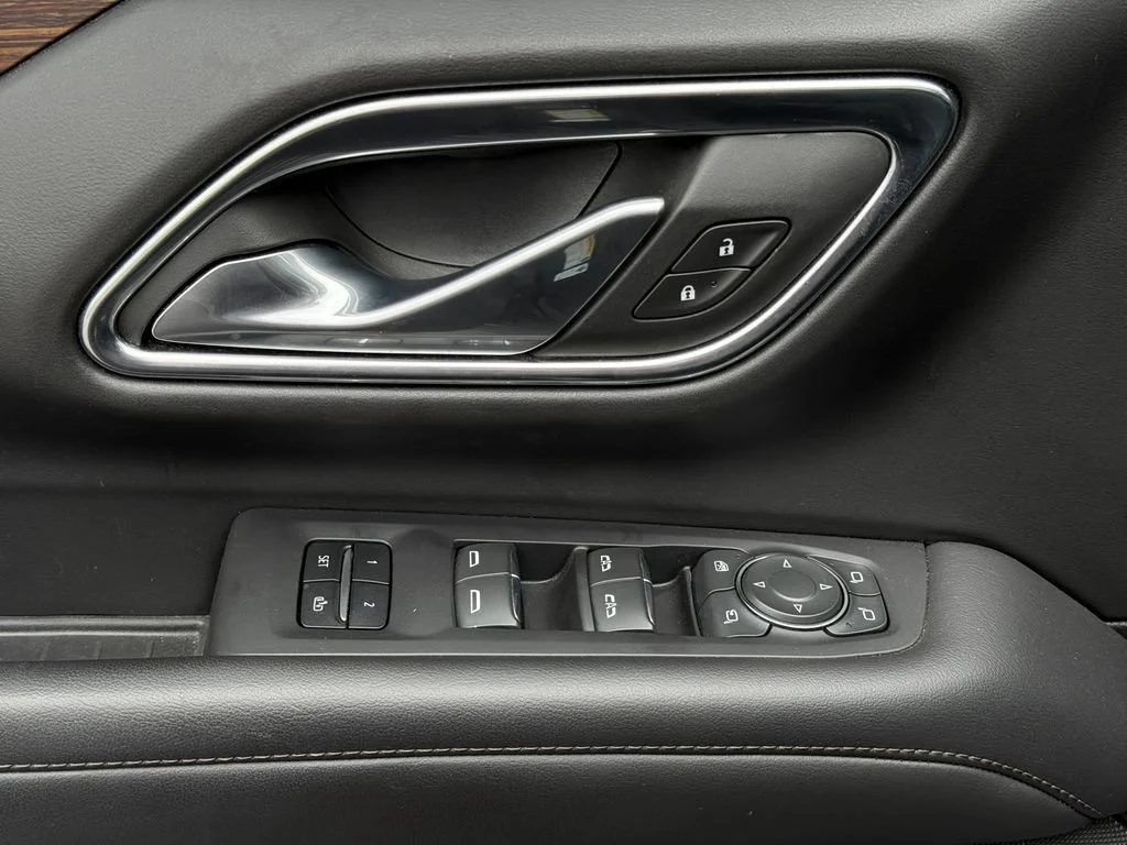 Used 2024 Black Chevrolet High Country image 25