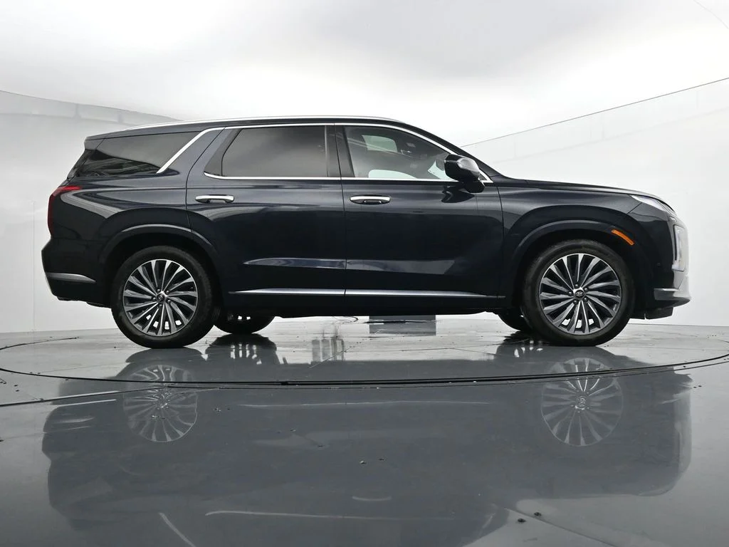 Used 2024 White Hyundai Calligraphy image 33