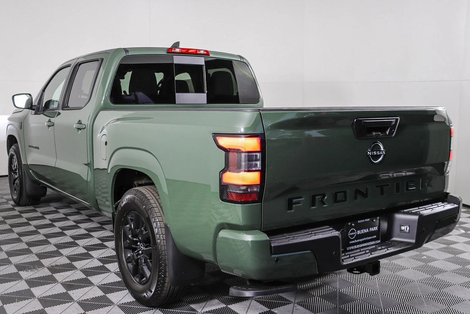 New 2027 Green Nissan SV image 6