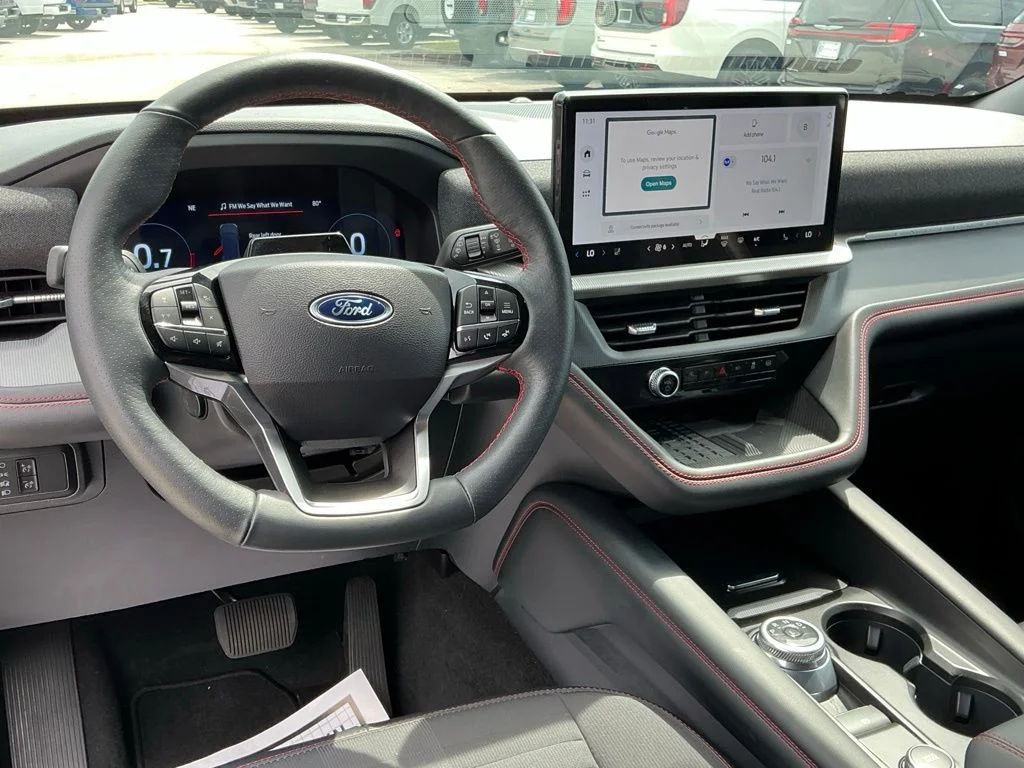 Used 2025 Gray Ford ST-Line image 28