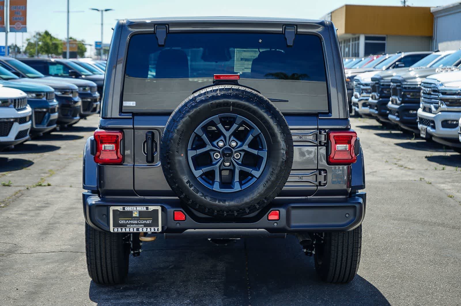 New 2026 Granite Crystal Metallic Clear-Coat Exterior Paint Jeep 85th Anniversary image 5