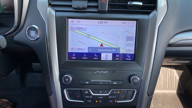Used 2020 Oxford White Ford SE image 12