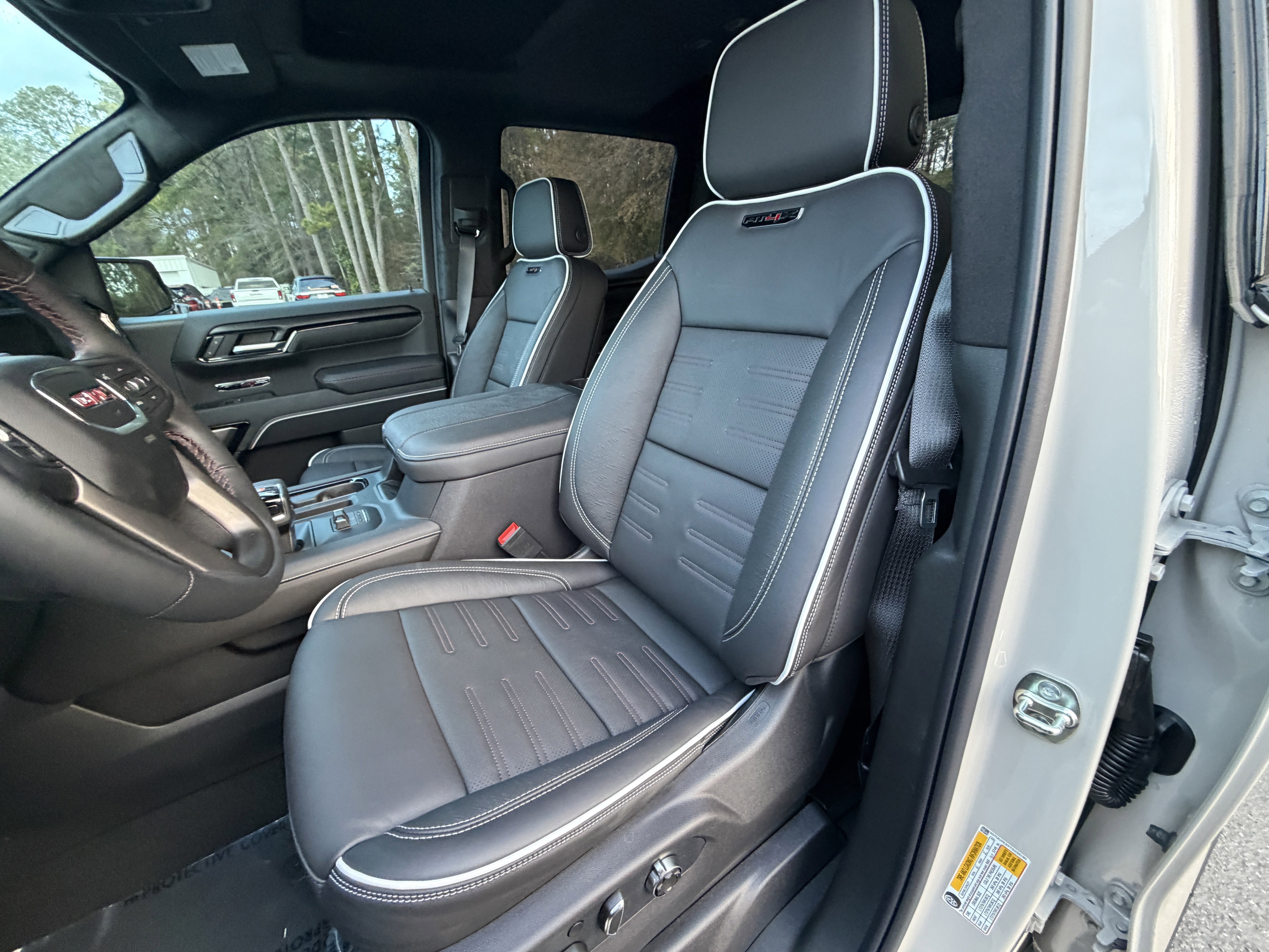 2026 GMC Sierra 1500 AT4X - Photo 14