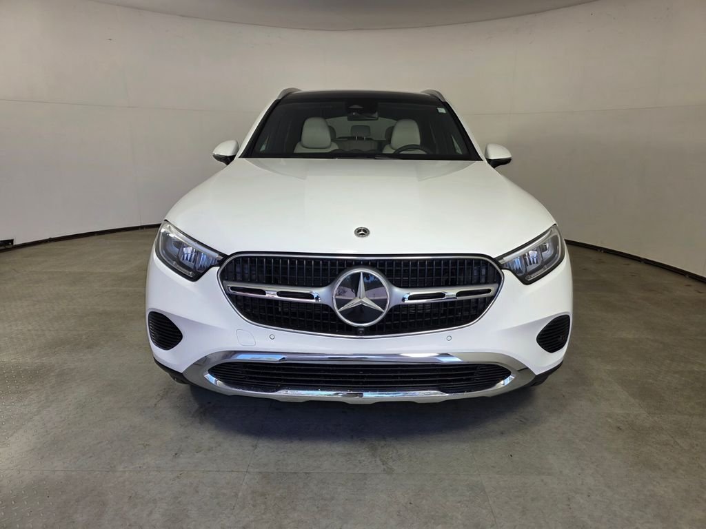 New 2027 Polar White Mercedes-Benz GLC 300 image 2