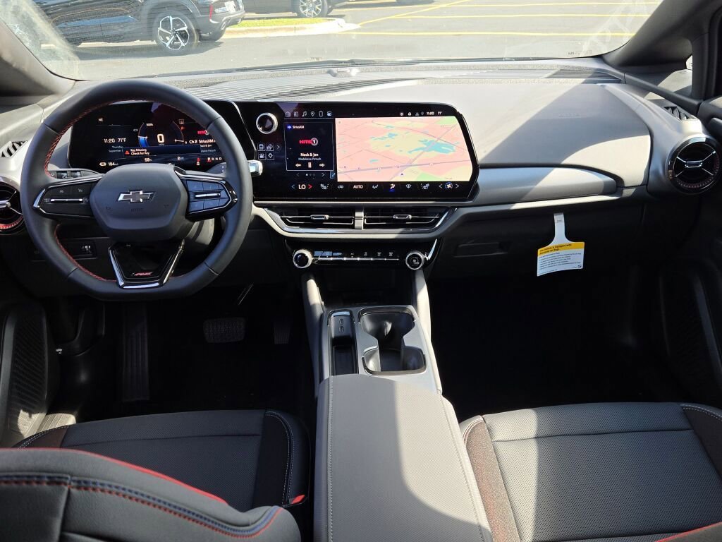 2025 Chevrolet Equinox EV RS - Photo 19