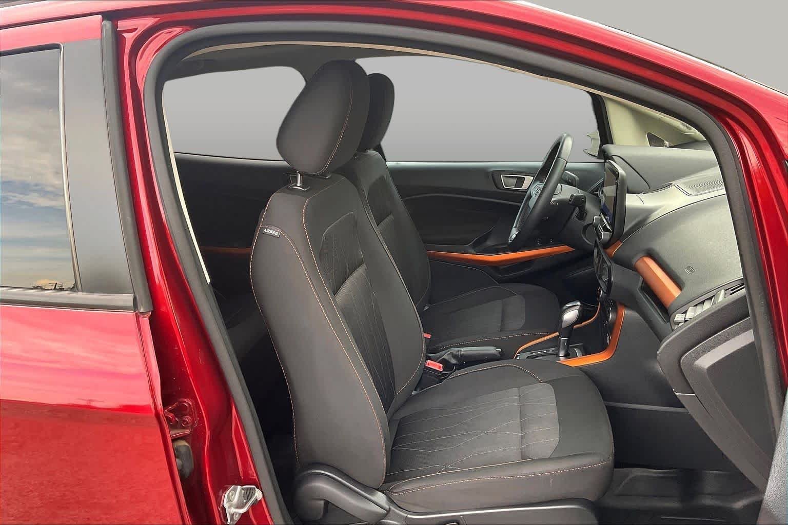 Used 2021 Ruby Red Metallic Tinted Clearcoat Ford SE image 8
