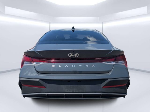Used 2024 Gray Hyundai SEL image 4