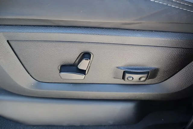 Used 2023 Bright White Clearcoat Ram Big Horn image 21