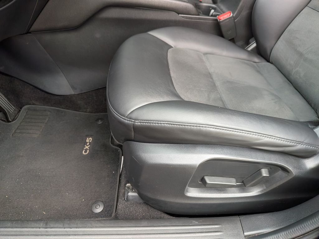 Used 2020 Black Mazda Touring image 16