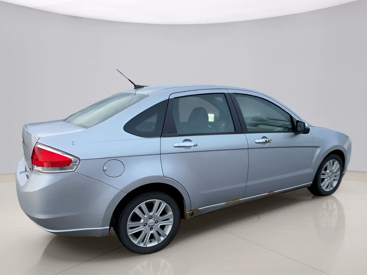 Used 2010 Silver Ford SEL image 5