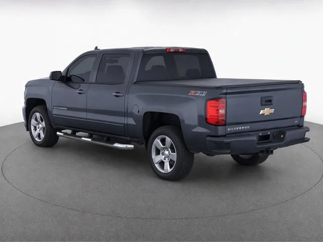 Used 2018 GRAPHITE METALLIC Chevrolet LT image 4