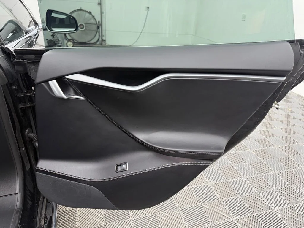 Used 2018 Black Tesla 75D image 41