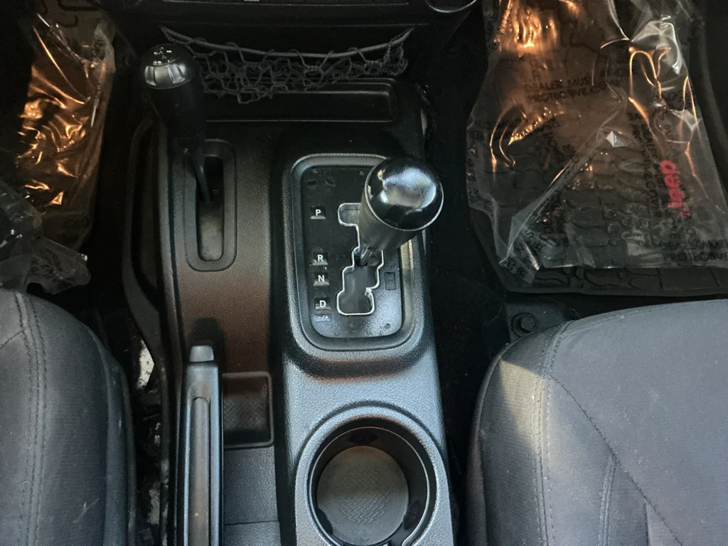 Used 2017 Bright White Clearcoat Jeep Sport image 20