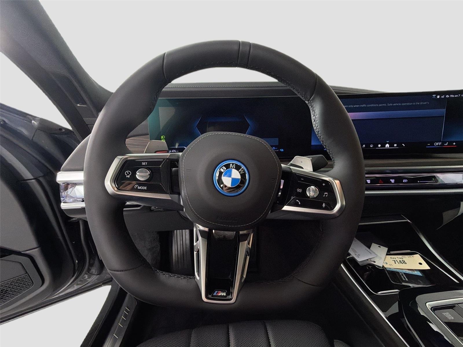 New 2026 Dravit Grey Metallic BMW 750e xDrive image 22