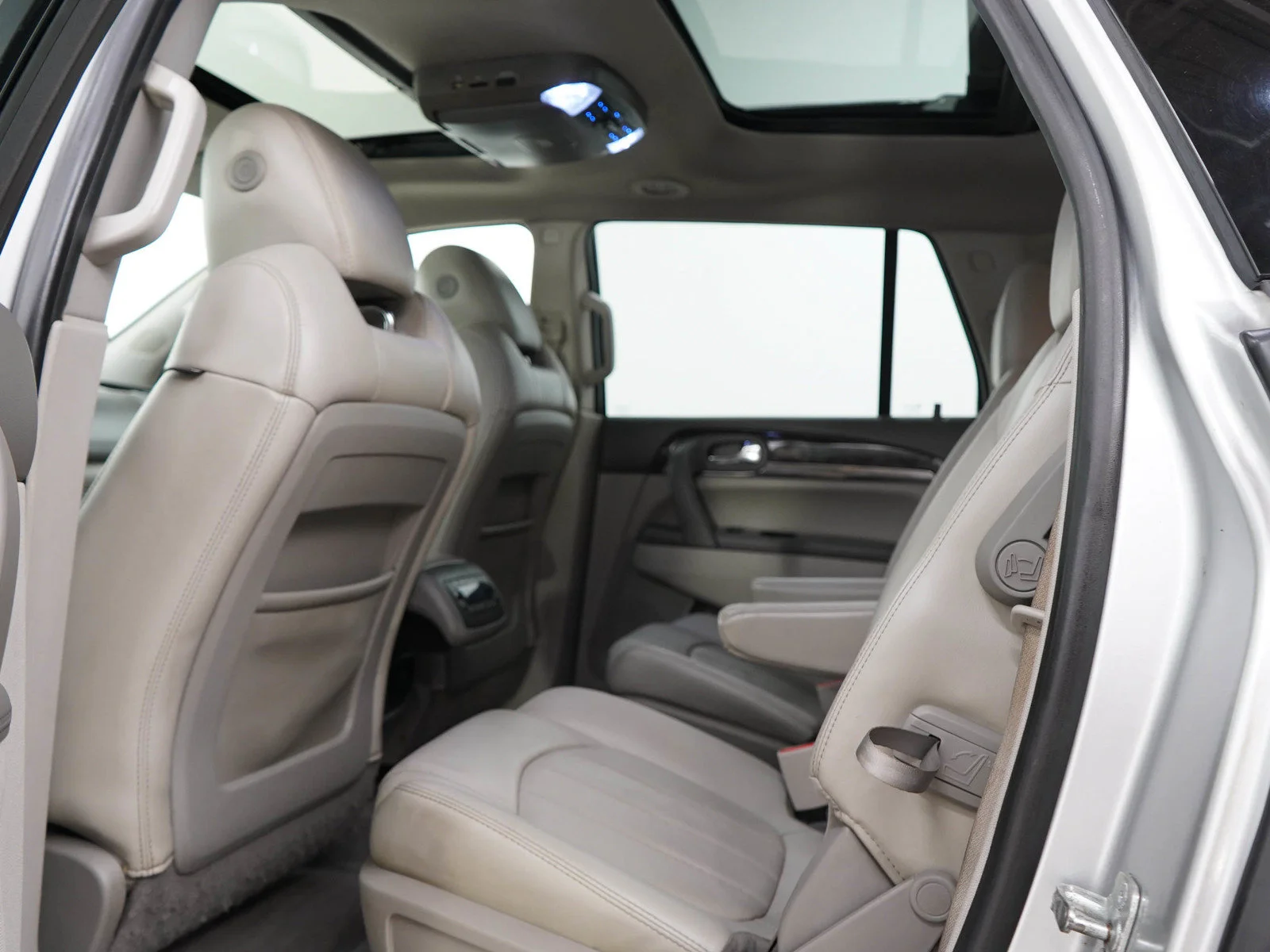 Used 2015 Quicksilver Metallic Buick Leather Group image 19