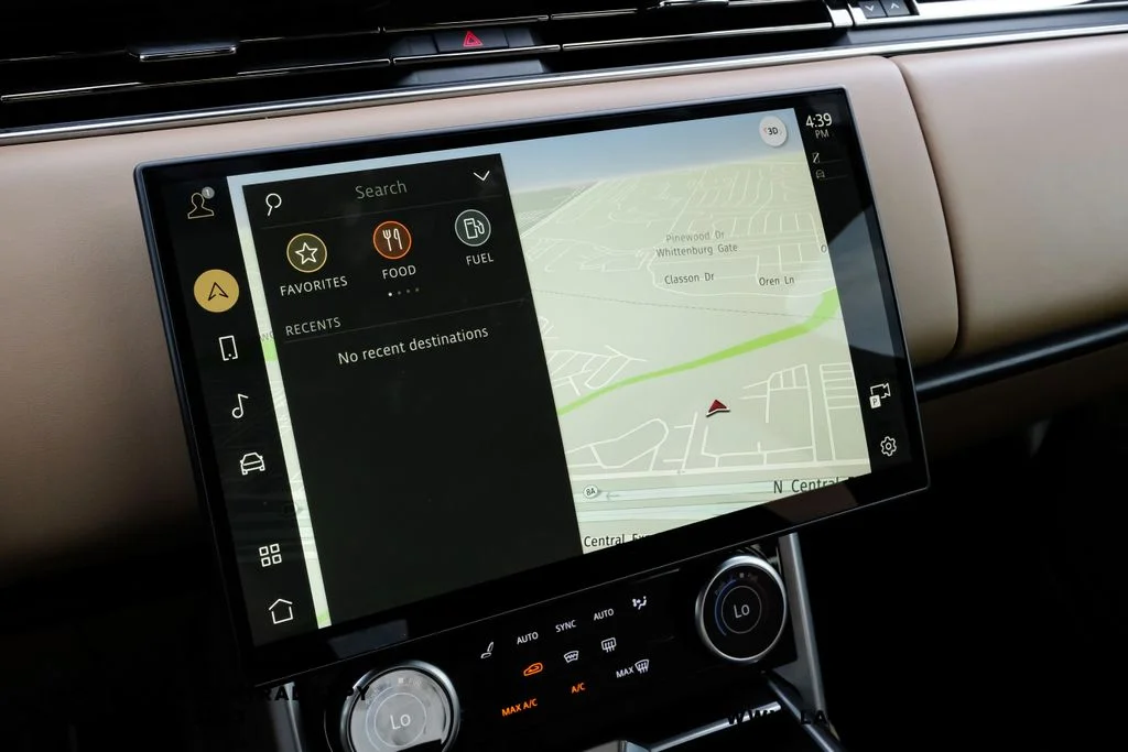 Used 2023 Black Land Rover SE image 21