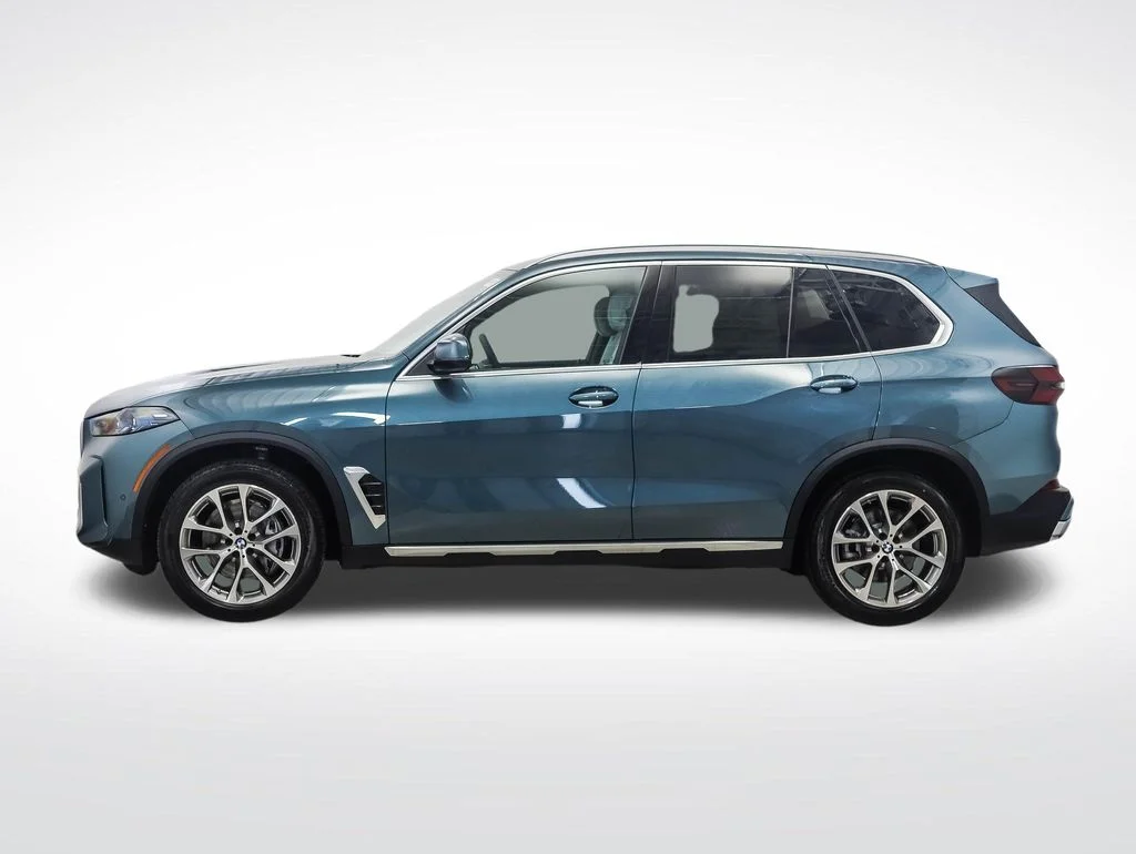 Used 2026 BMW X5 40i with VIN 5UX23EU03T9270068 for sale in Minneapolis, Minnesota