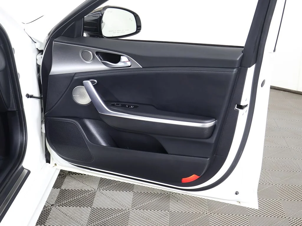 Used 2019 White Kia GT2 image 31