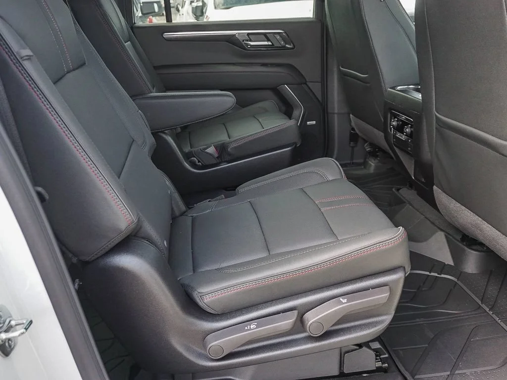 2026 Chevrolet Suburban RST - Photo 13
