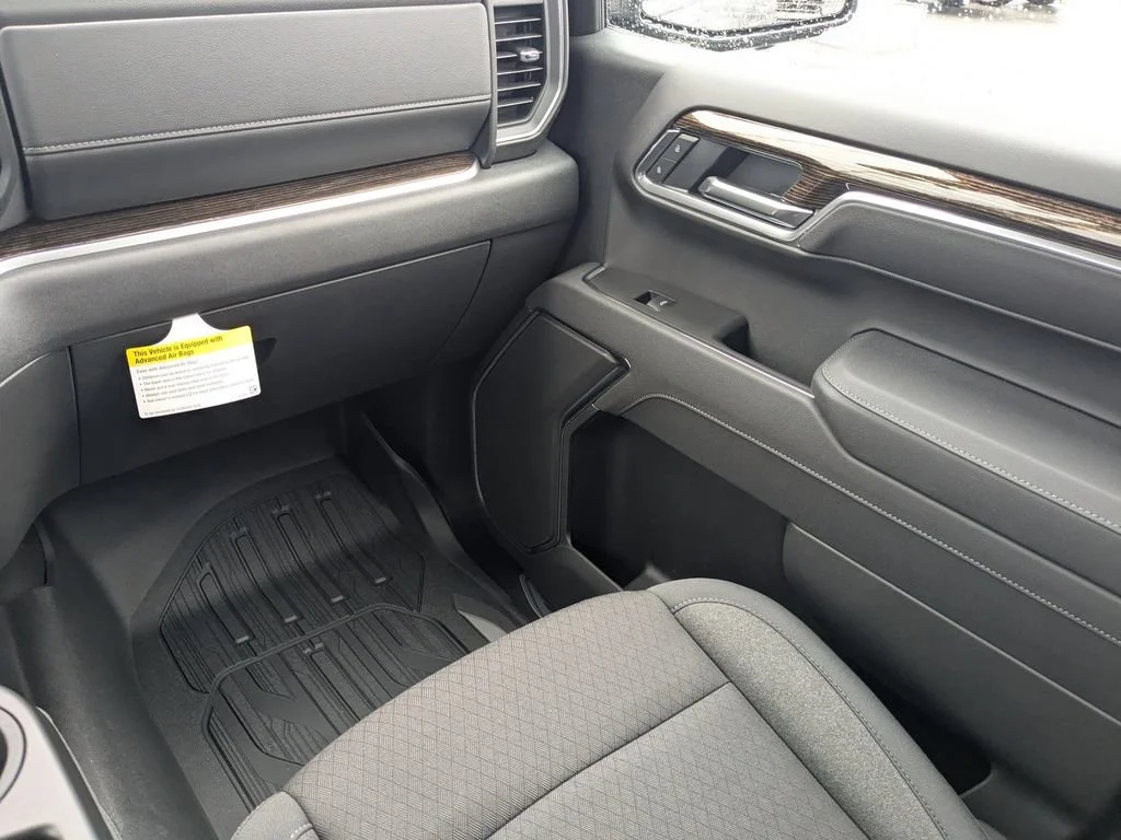 2026 GMC Sierra 1500 SLE - Photo 17