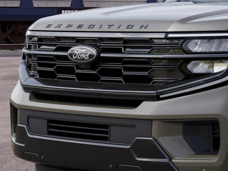 New 2027 Marsh Gray Ford Platinum image 18