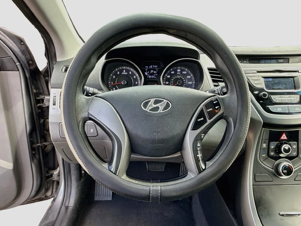 Used 2014 Harbor Gray Metallic Hyundai SE image 14