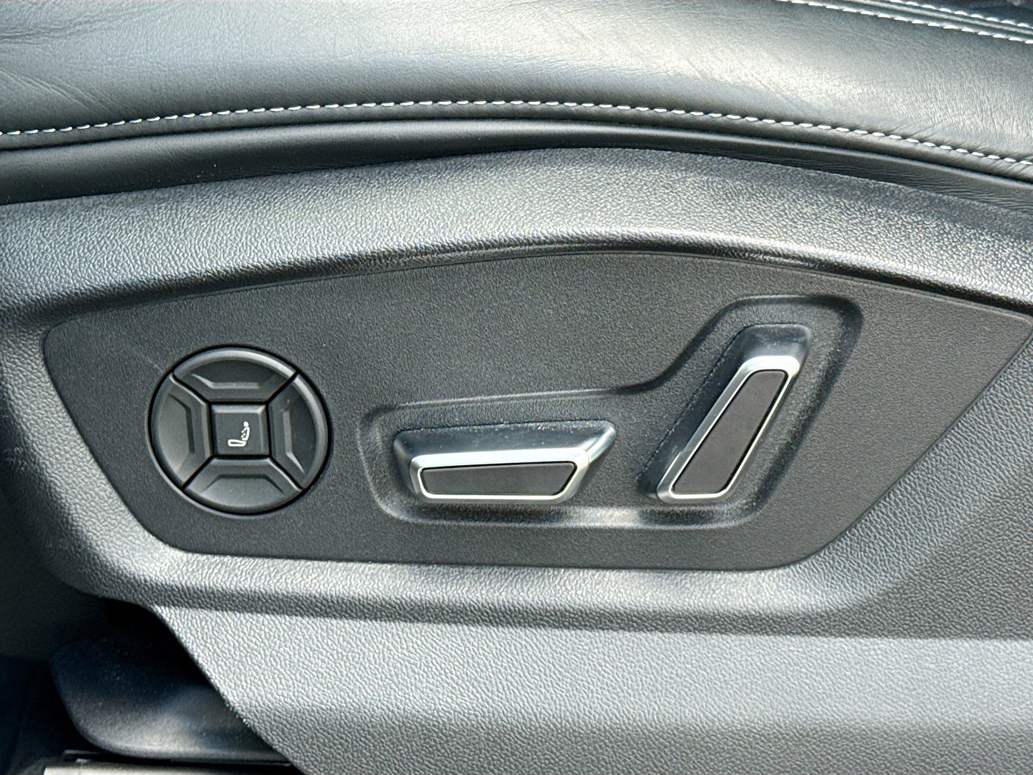Used 2021 Silver Audi Prestige image 27
