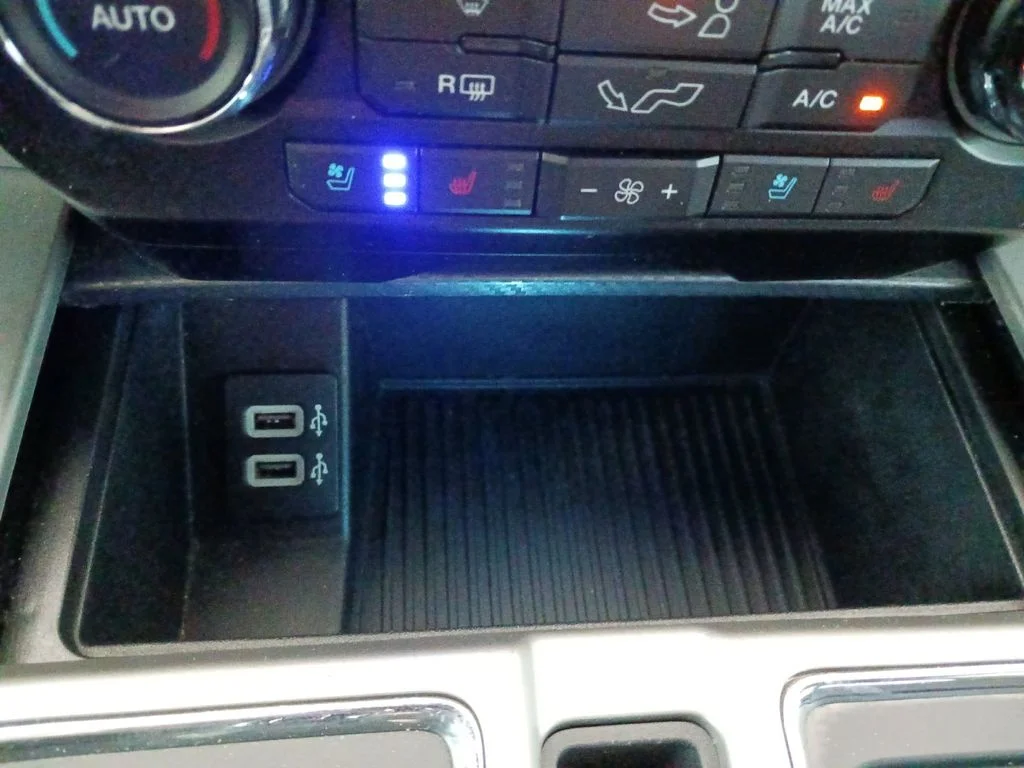 Used 2020 Black Ford Lariat image 21