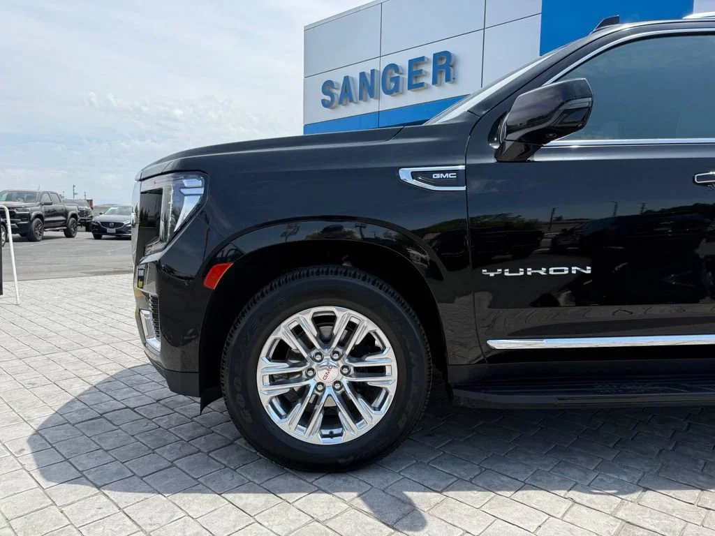 Used 2023 Onyx Black GMC SLT image 5