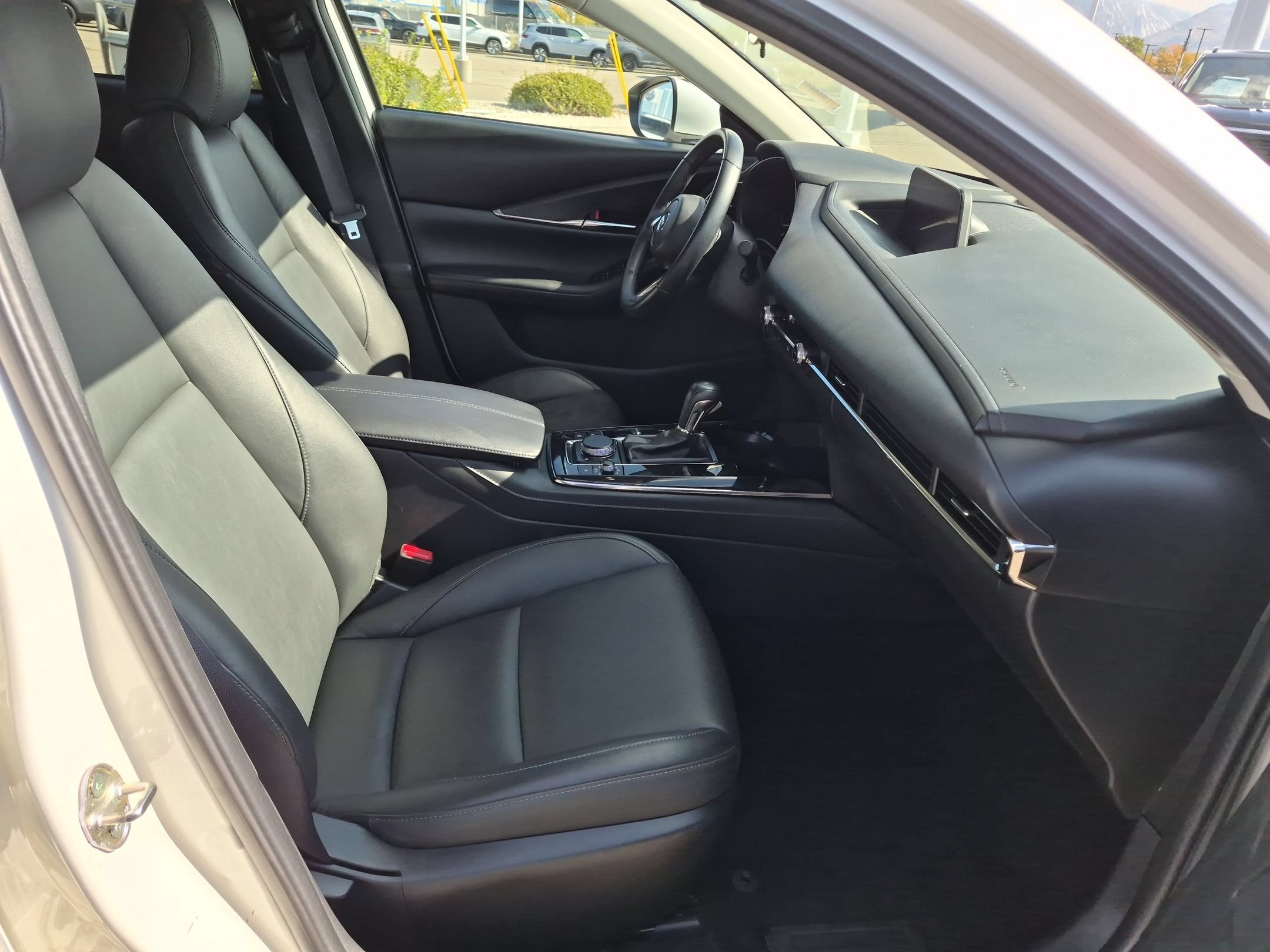 Used 2025 Snowflake White Pearl Mica Mazda 2.5 S Preferred Package image 29