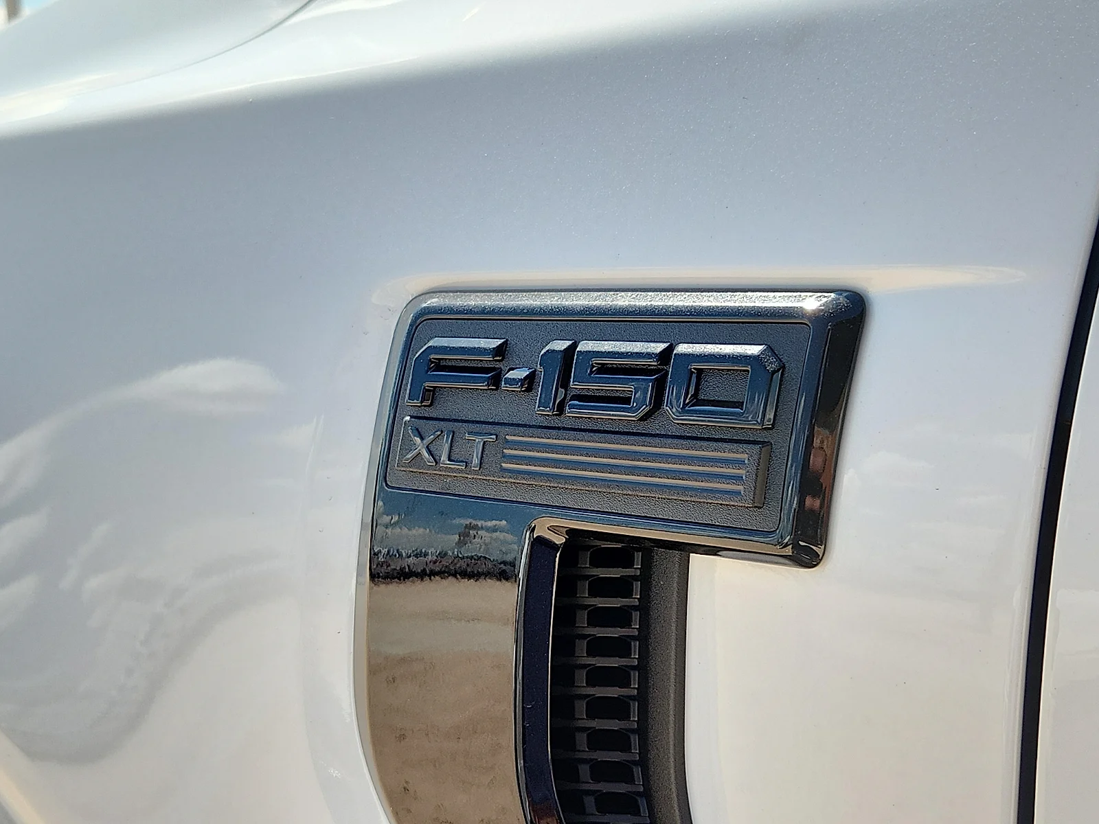 New 2026 Oxford White Ford XLT image 10