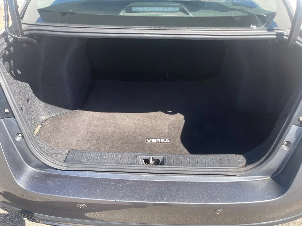 2023 Nissan Versa Sedan SV - Photo 7