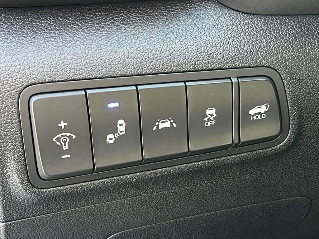 Used 2021 Magnetic Force Hyundai Limited image 9