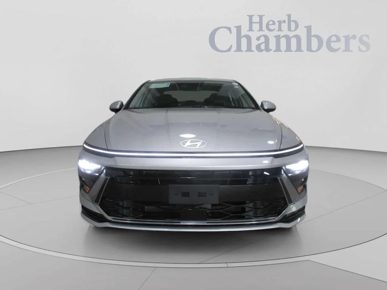 New 2025 Silver Hyundai SEL image 2
