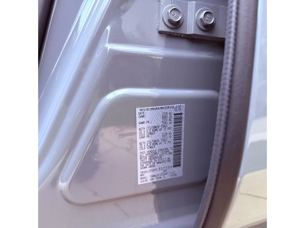 New 2026 Harbor Gray INFINITI Luxe AWD image 33