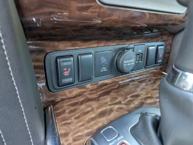 Used 2020 Black Nissan SL image 25
