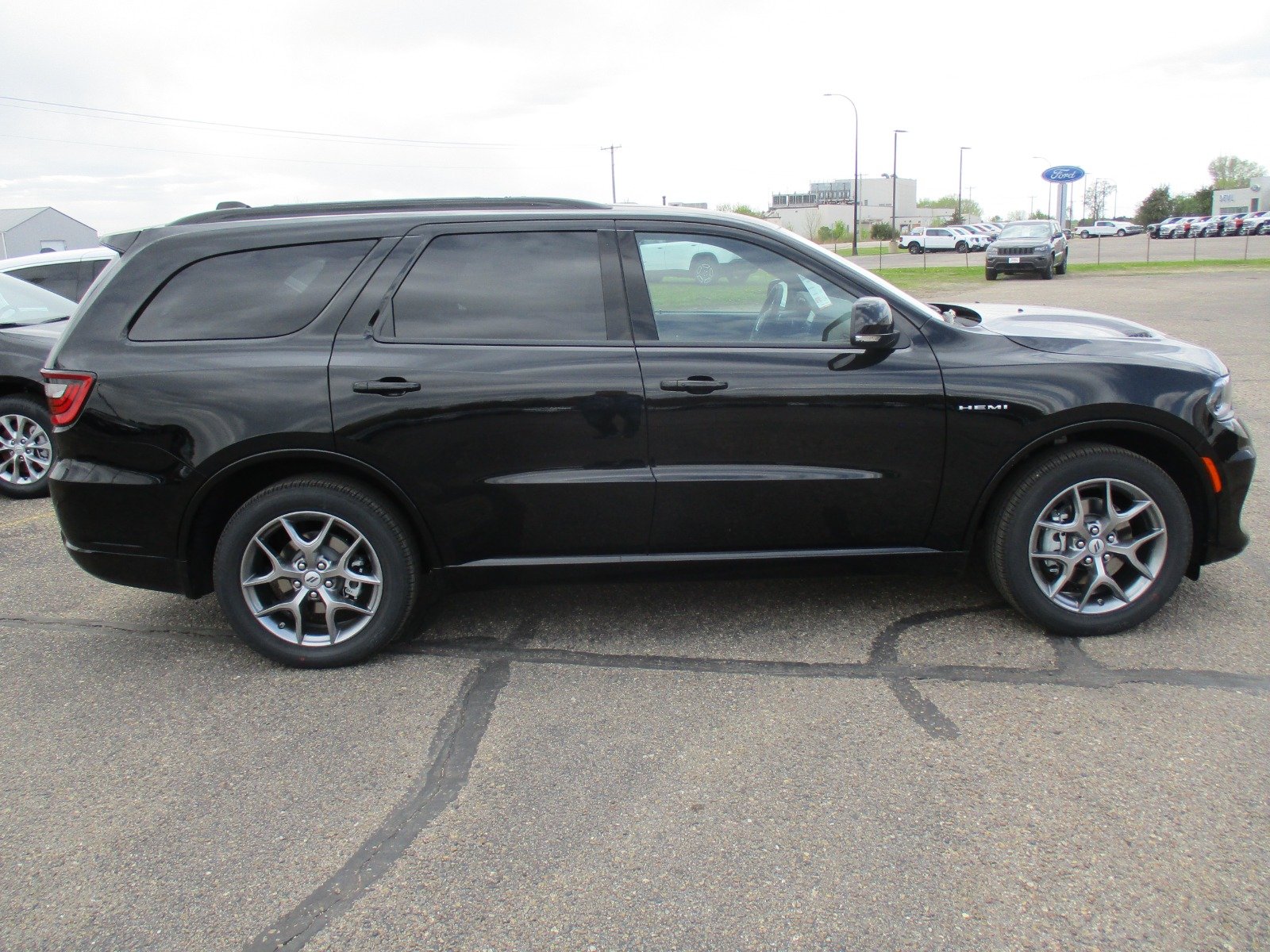 New 2026 Diamond Black Clear-Coat Exterior Paint Dodge Gt Hemi image 8