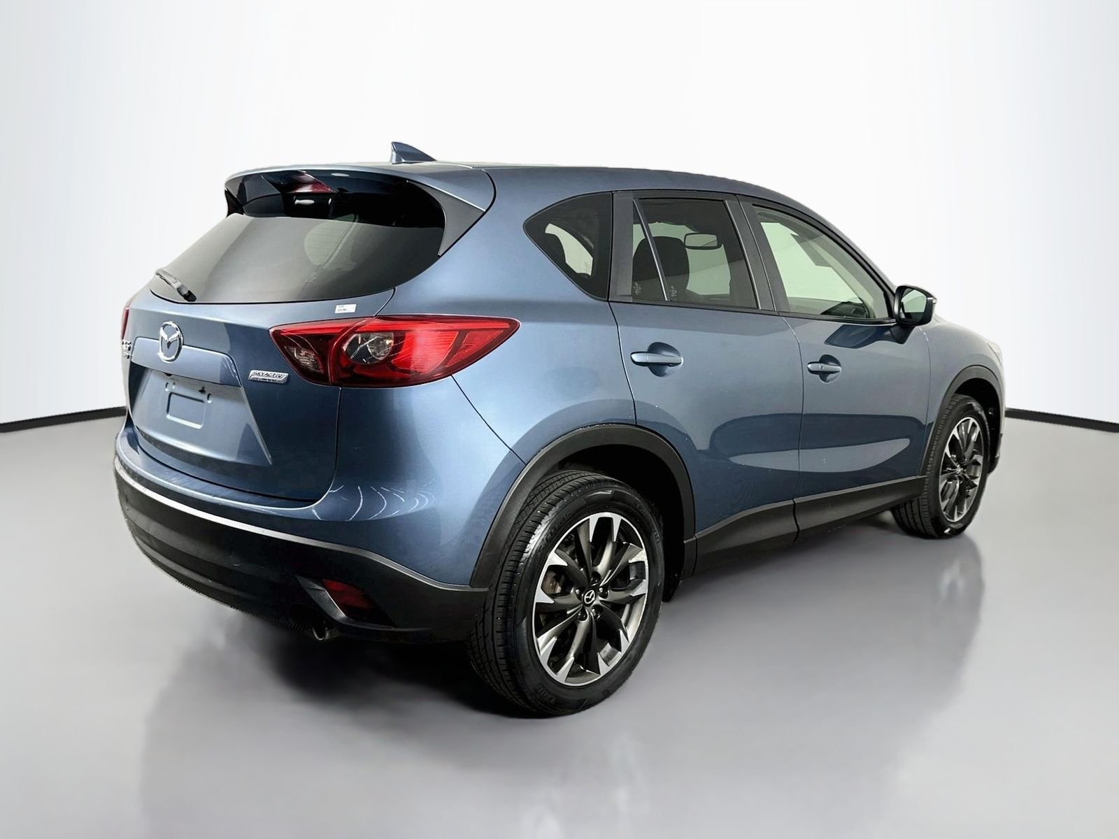 Used 2016 Blue Reflex Mica Mazda Grand Touring image 7