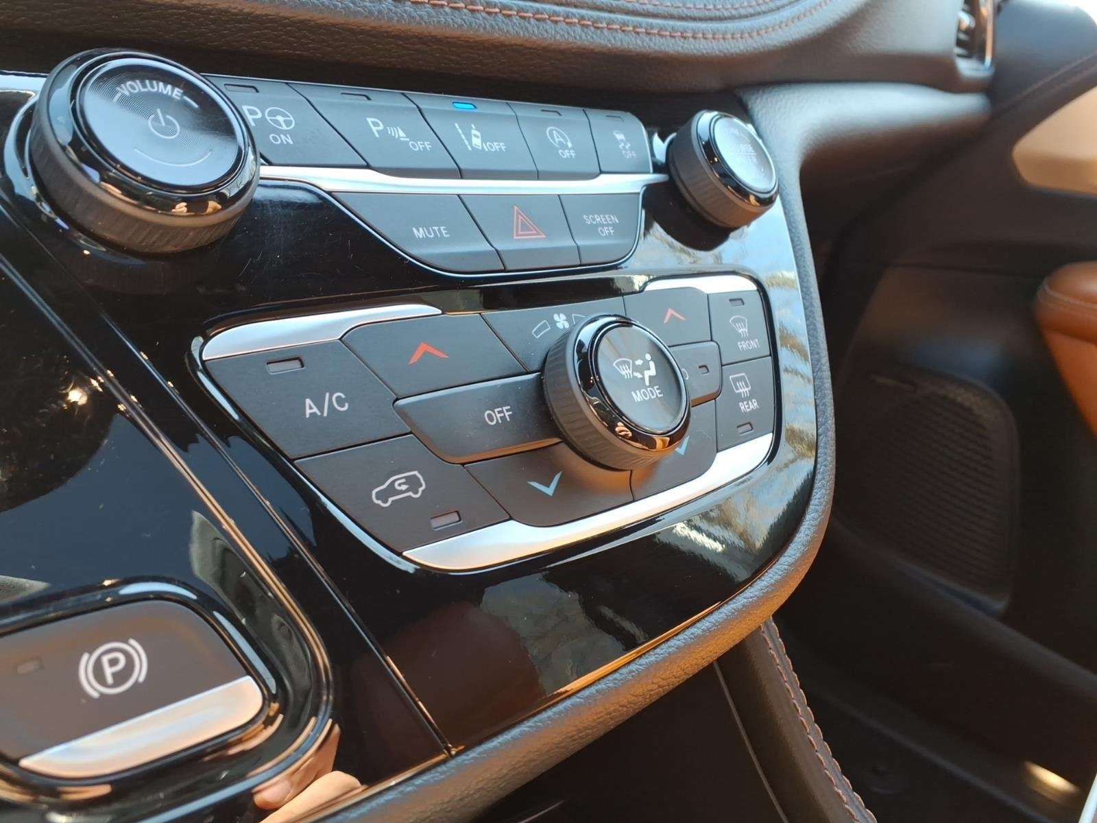 2024 Chrysler Pacifica Pinnacle - Photo 25