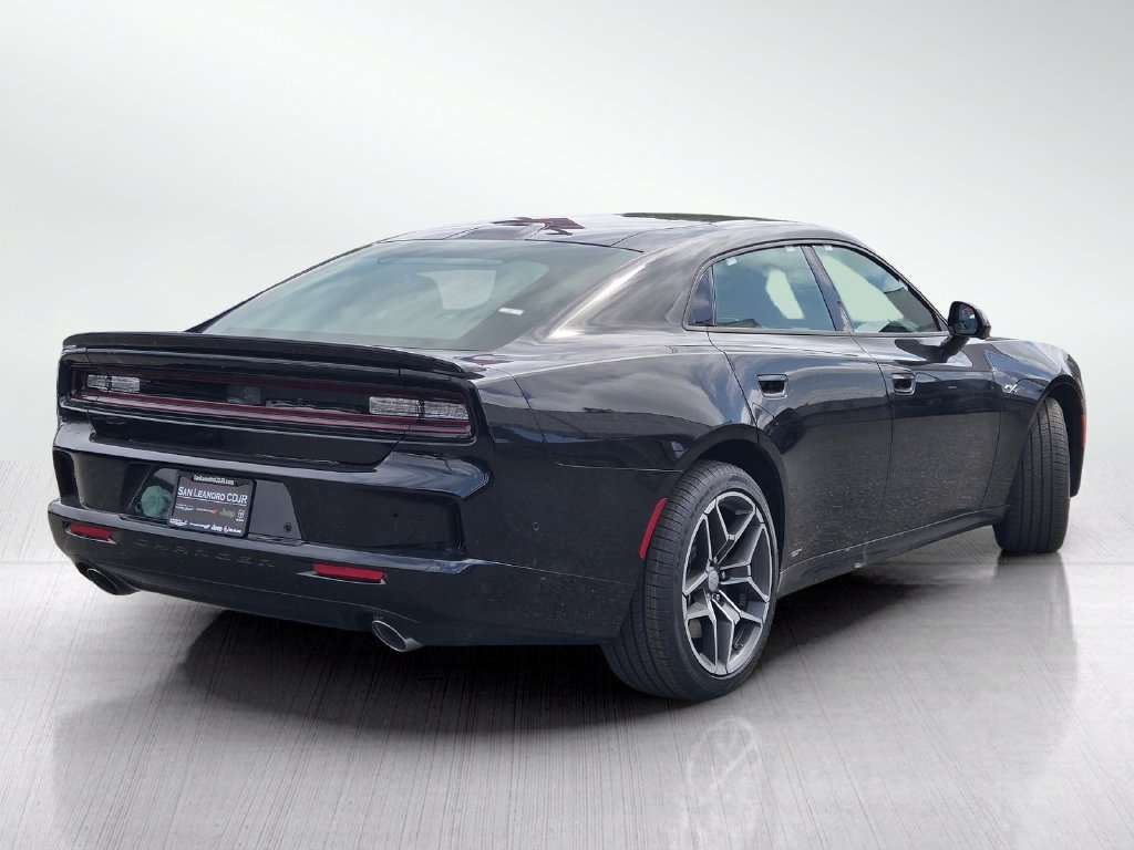 New 2026 Diamond Black Crystal Pearlcoat Dodge R/T Plus image 4