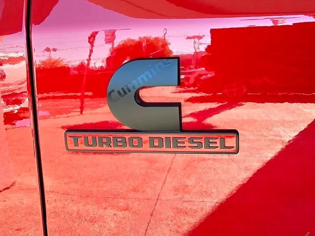 New 2026 Molten Red Pearl-Coat Exterior Paint RAM Laramie image 28