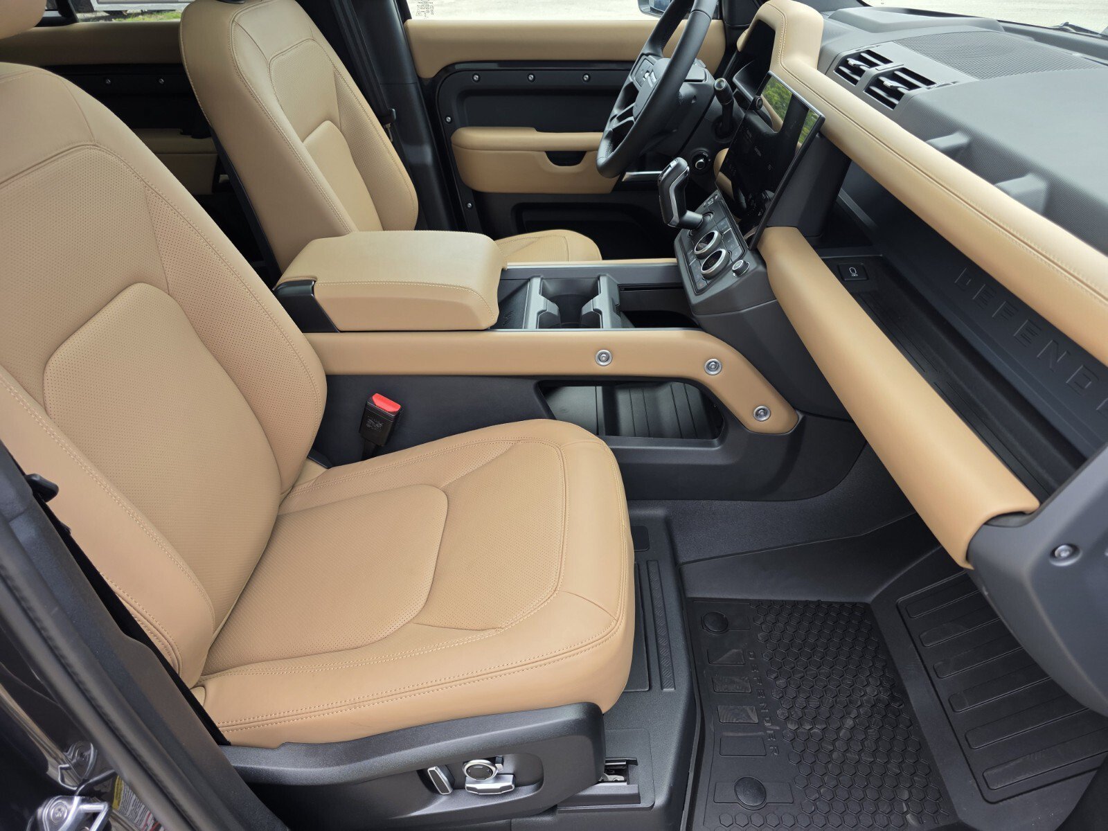 New 2026 Carpathian Grey Land Rover P400 X-Dynamic SE image 3