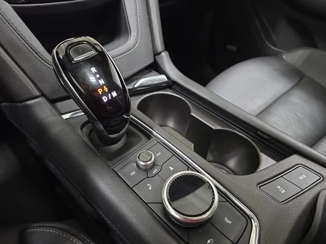 Used 2020 White Cadillac Sport image 23