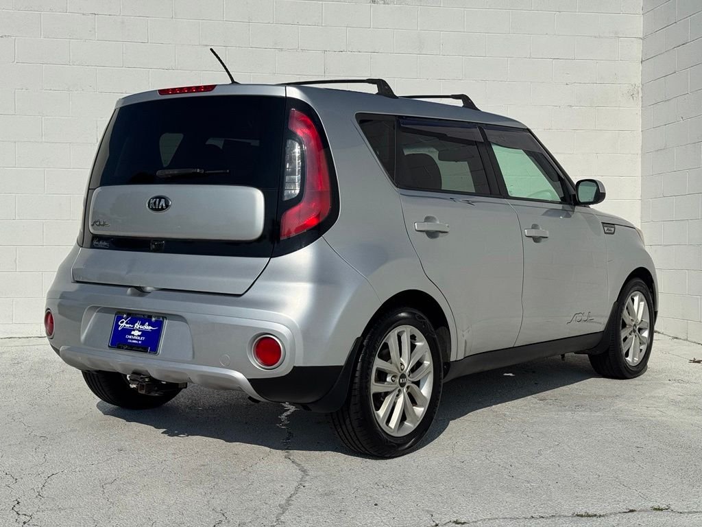 Used 2019 Silver Kia Plus image 11