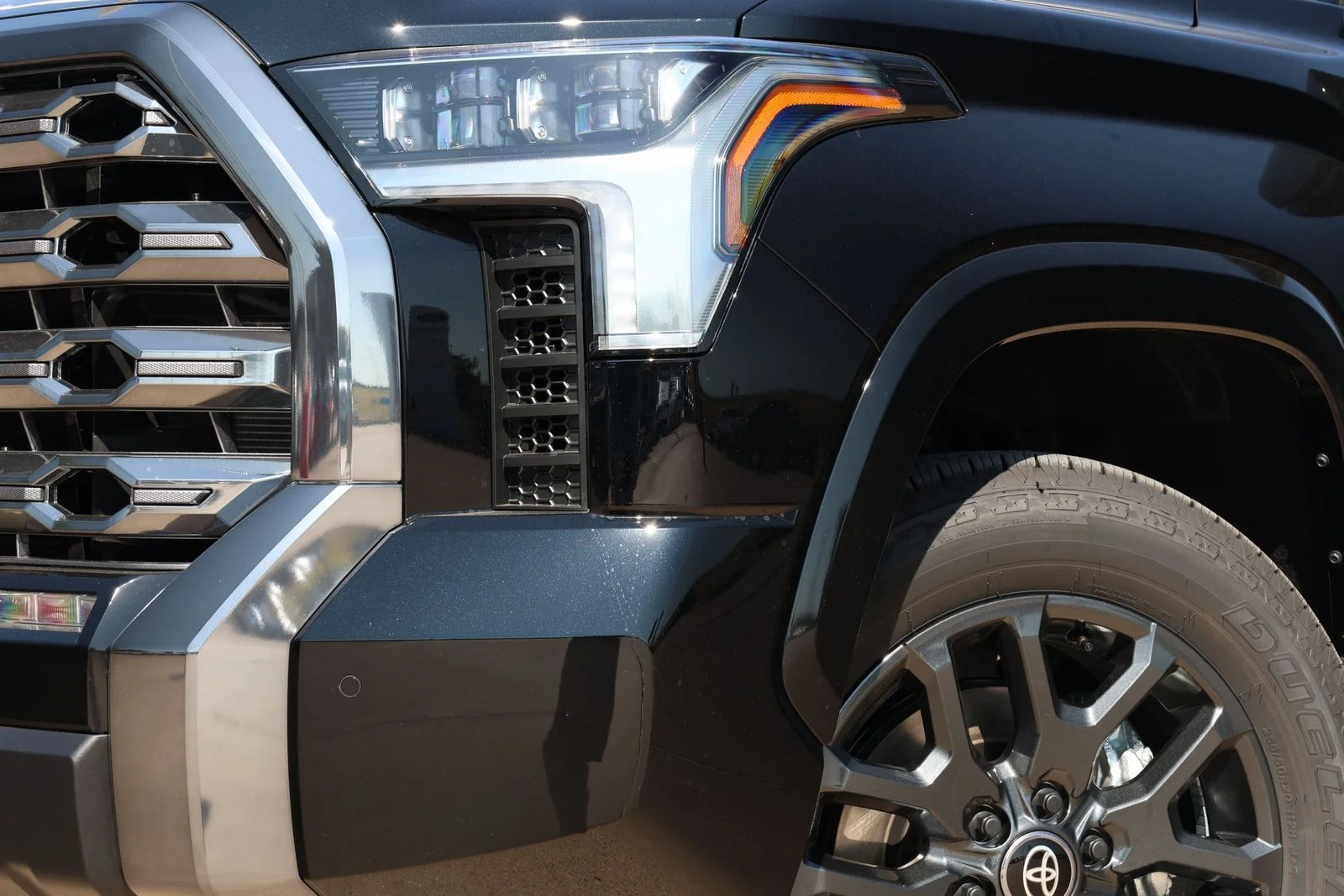 New 2026 Midnight Black Metallic Toyota Platinum image 12
